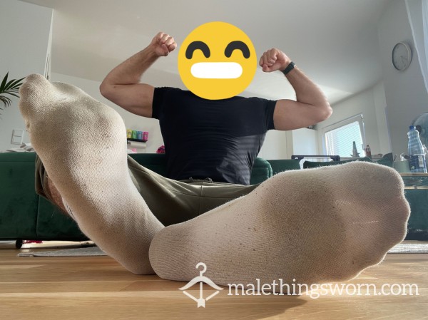 🧦 10 Days Of Gym & Work (no Brand)