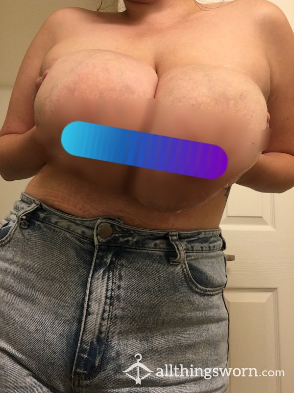 6 Pics Of My Huge Natural Tits