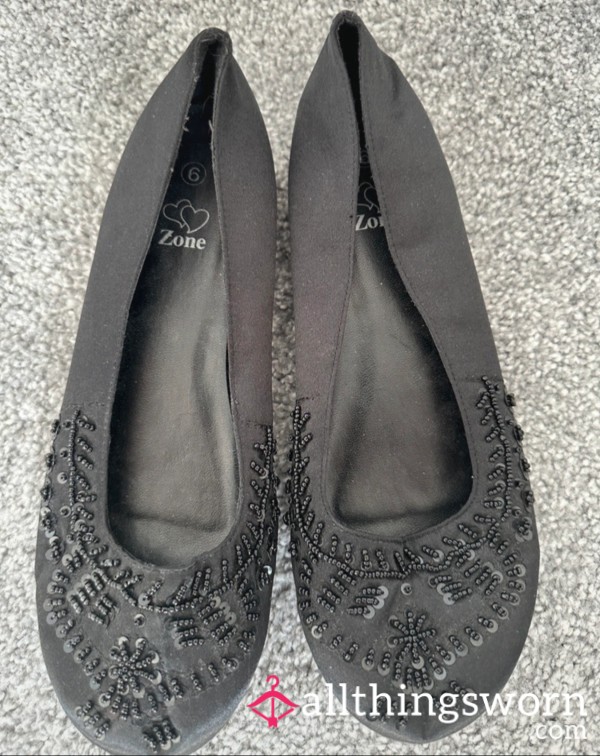 Black Flats With Beads Size 6