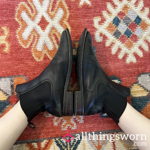 Black Leather Chelsea Boots