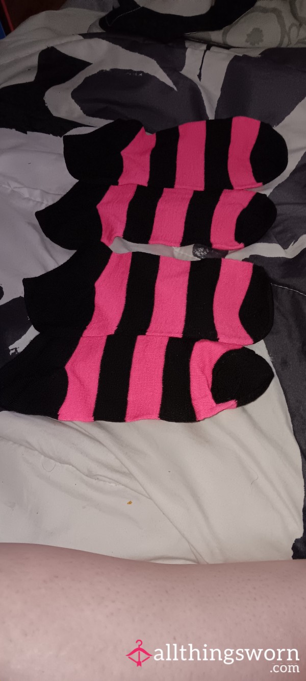 Black & Pink Stripped Ankle Socks