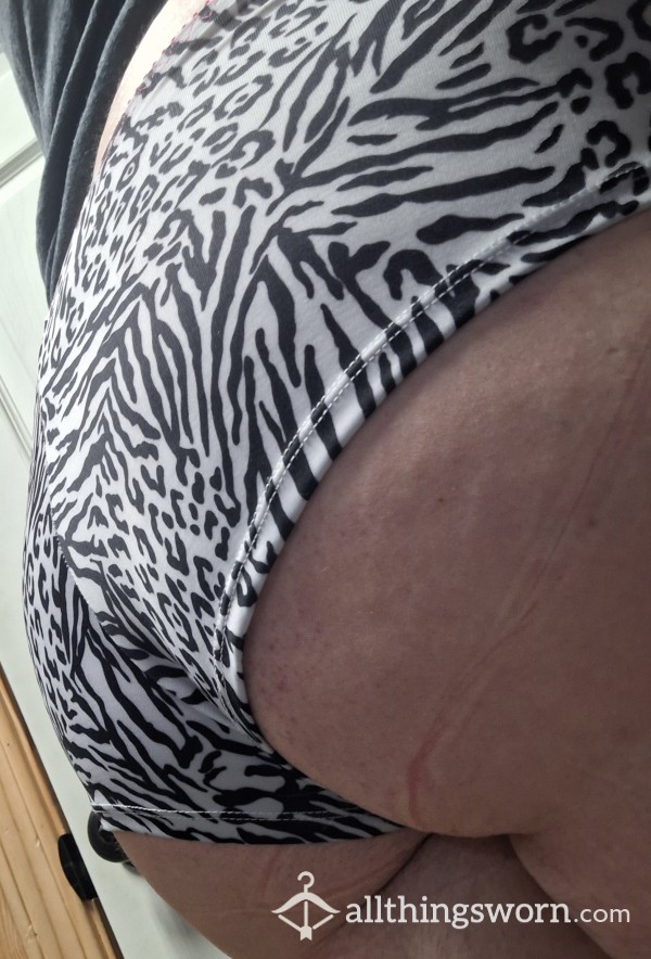 **CLEARANCE**Zebra Print With Hot Pink Lace Waistband Panty