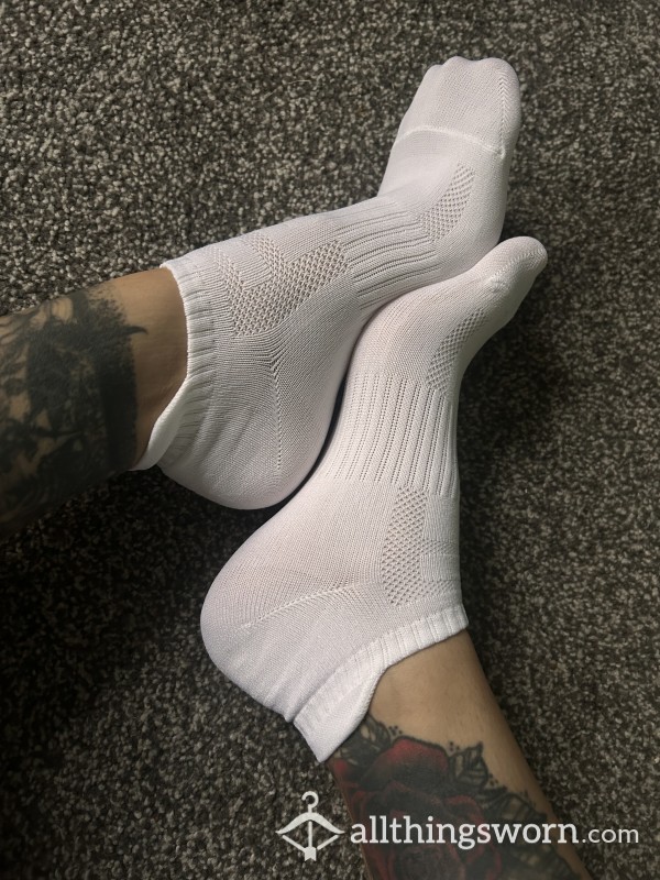 Energize Your Senses: White Sporty Ankle Socks Await! 🌟