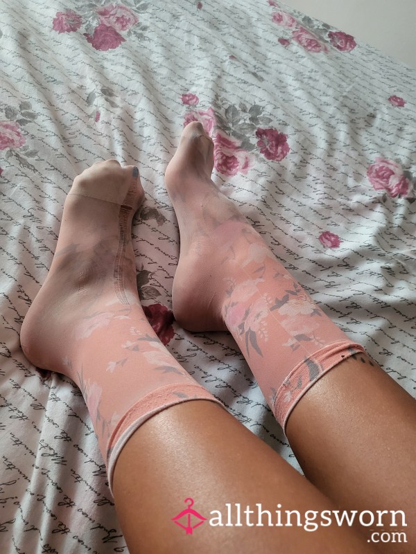 Discoloured, Ripped Flower Summer Socks