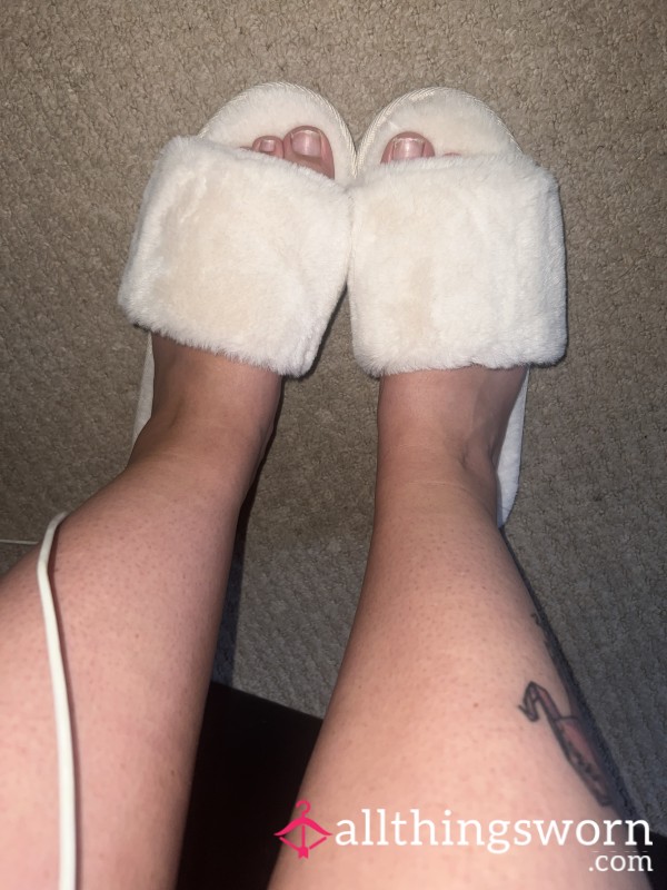 Fluffy Slippers. Size 5