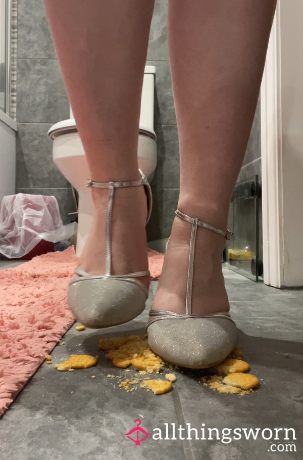 Food Crushing In Heels