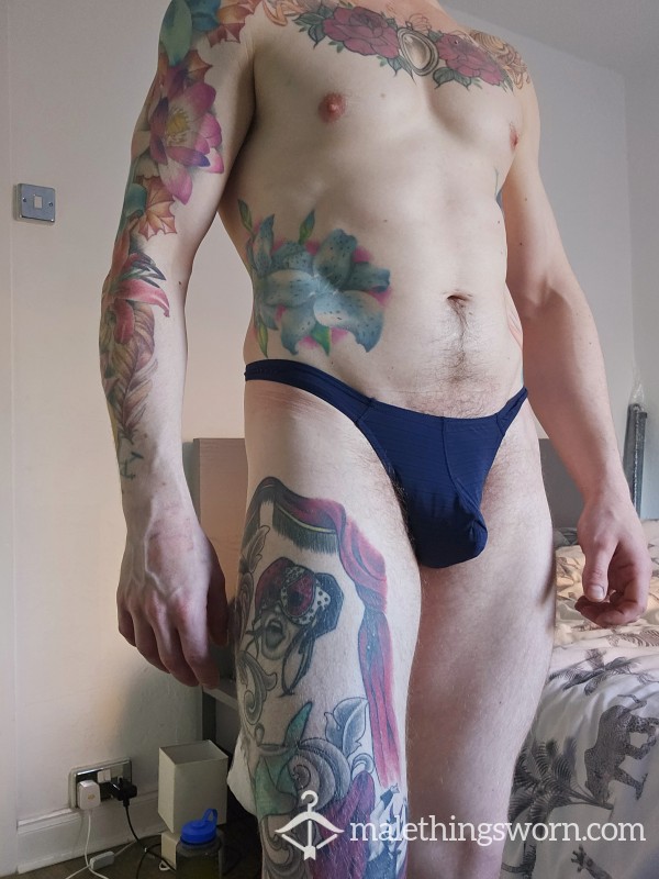 ✨️🍑!Off The Bu*t!🍑✨️ Navy Blue Thong, 24 Hr Wear, With A Gym Session. Swweeeaaaaaatttt 😛