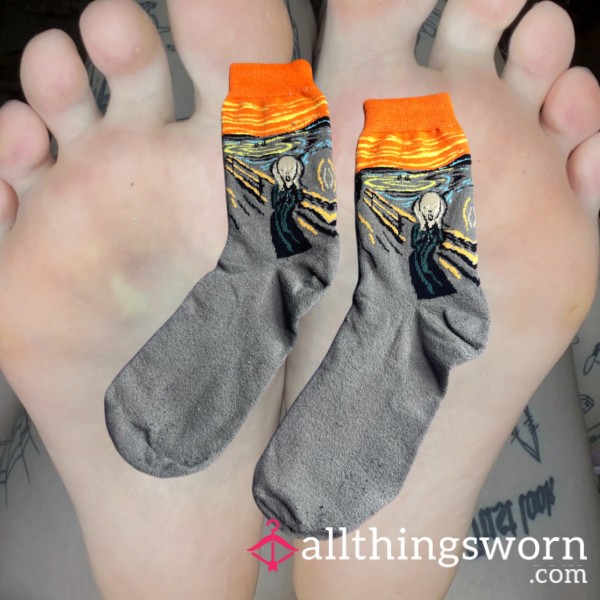 ꕤ GRAY AND ORANGE ART SOCKS ꕤ