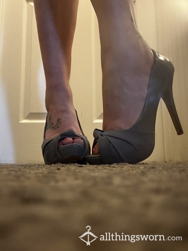 🩶 Grey P**p Toe Heels Size 6 🩶