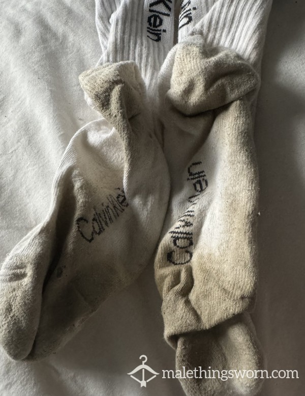 MEN’S WEEK-WORN NOT SO WHITE CK SOCKS 🧦