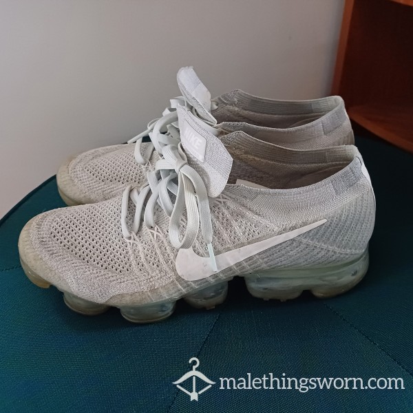 SOLD NIKE VAPORMAX TRAINERS SIZE 7