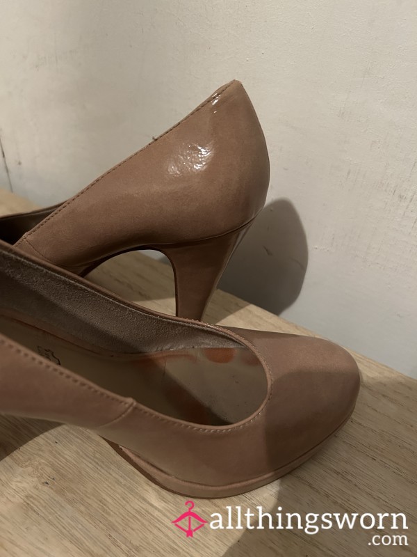 Nude Pumps