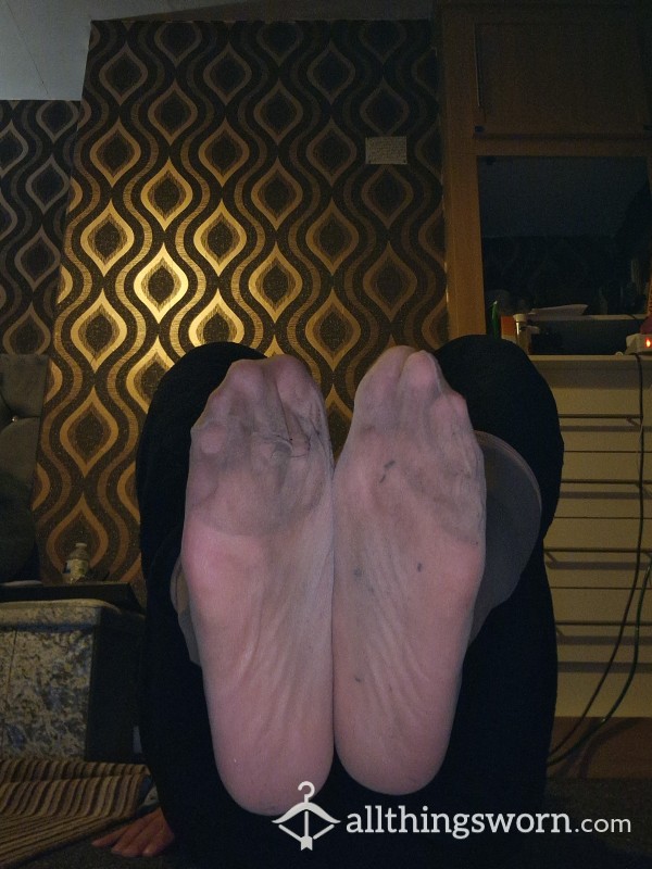 28 Day Worn Nylon Socks Mexican Stand Off Who Buys May Win.