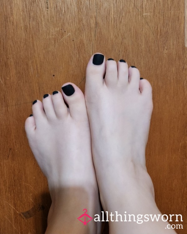 Painted Toes