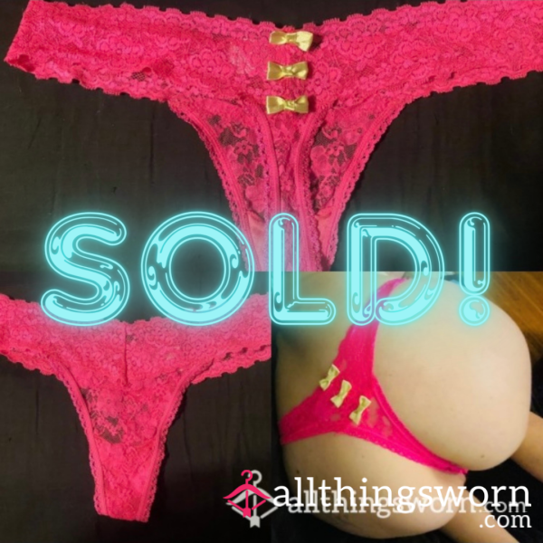 ⭐️ SOLD! ⭐️Pink Lace Jessica Simpson Thong With Bows.