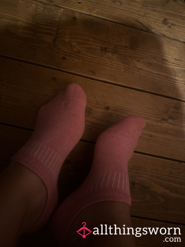 Pink No Show Smelly Socks