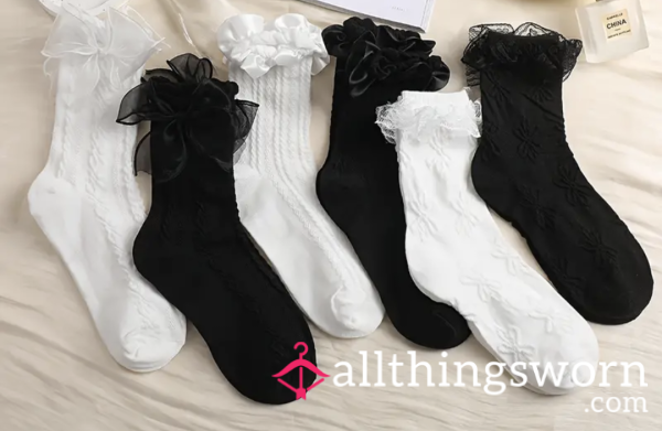 Ruffled Lace Trim Socks