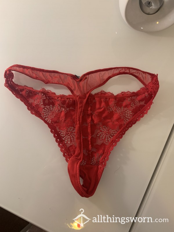 S**y Red Lace Thong 😏