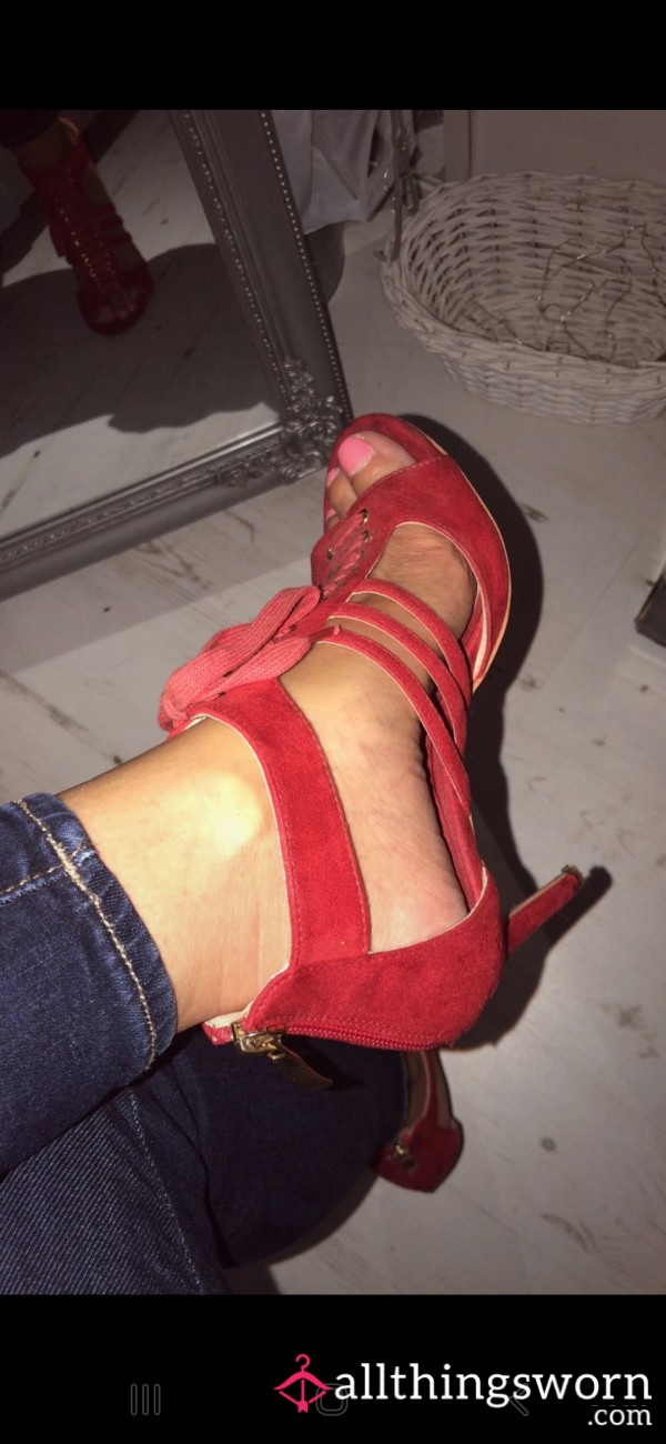 S**y Red Size 4 Well Worn