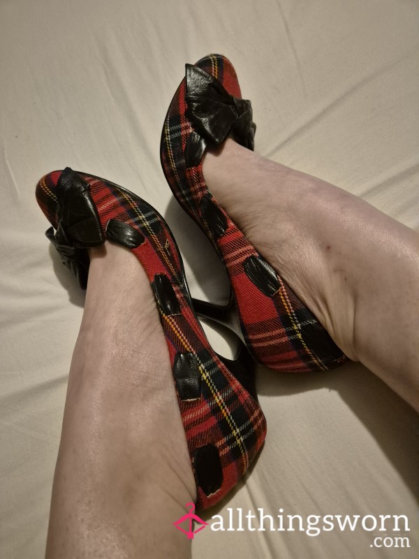 S**y Red Tartan And Black Leather Heels