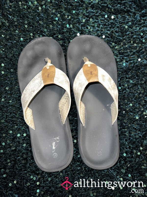 Size 11 Well Worn Flip Flops - Free Shipping