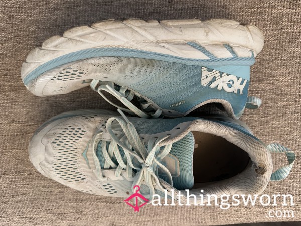 Size 8 Hoka Nurse Sneakers