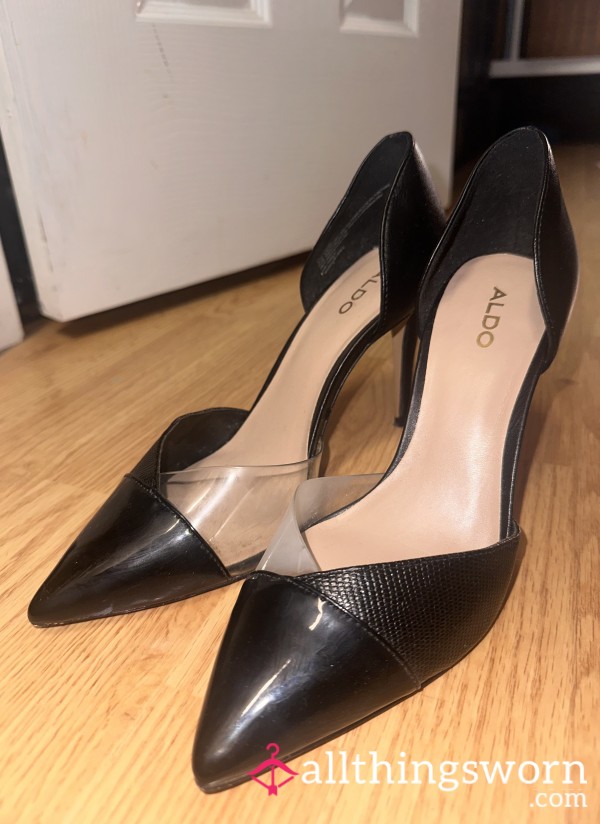 Smelly Black Pointed Heels