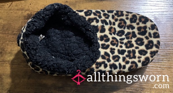 Snoozies Cheetah Print Slippers - Includes US Shipping -