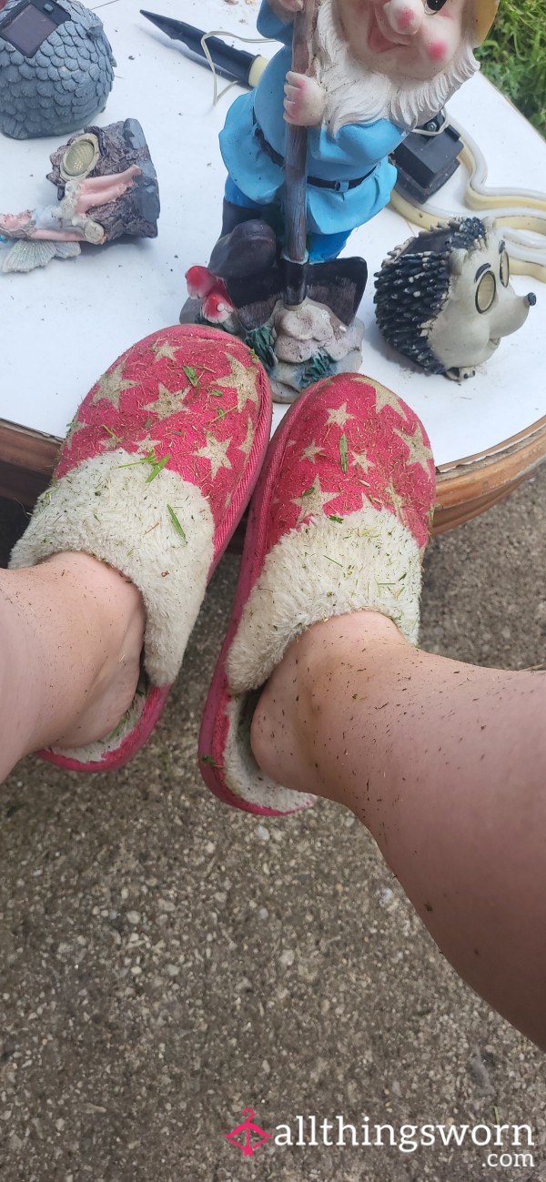 Stink Sweaty Gardening Slippers