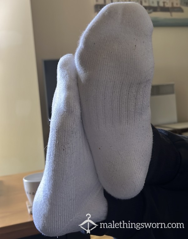 Sweaty Fragrant Pakistani Feet In White Nike Socks
