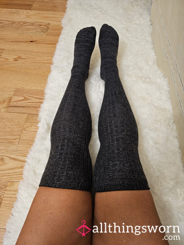 THIGH HIGH SOCKS