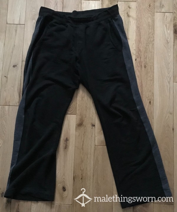 Used & Worn Out Uniqlo Black Tracksuit Sweat Pants (XS)