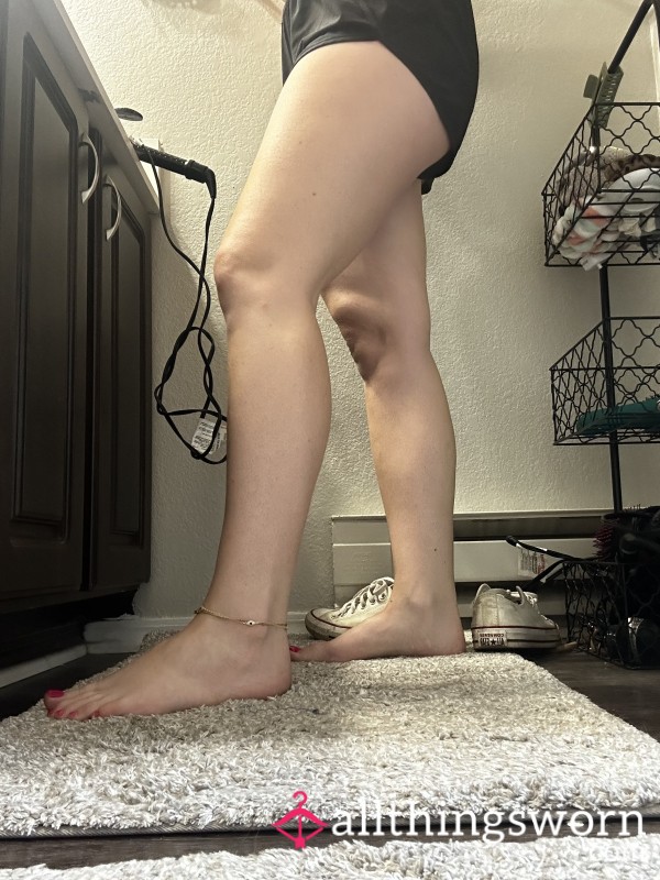 Video Ignore You Call - Foot Worship