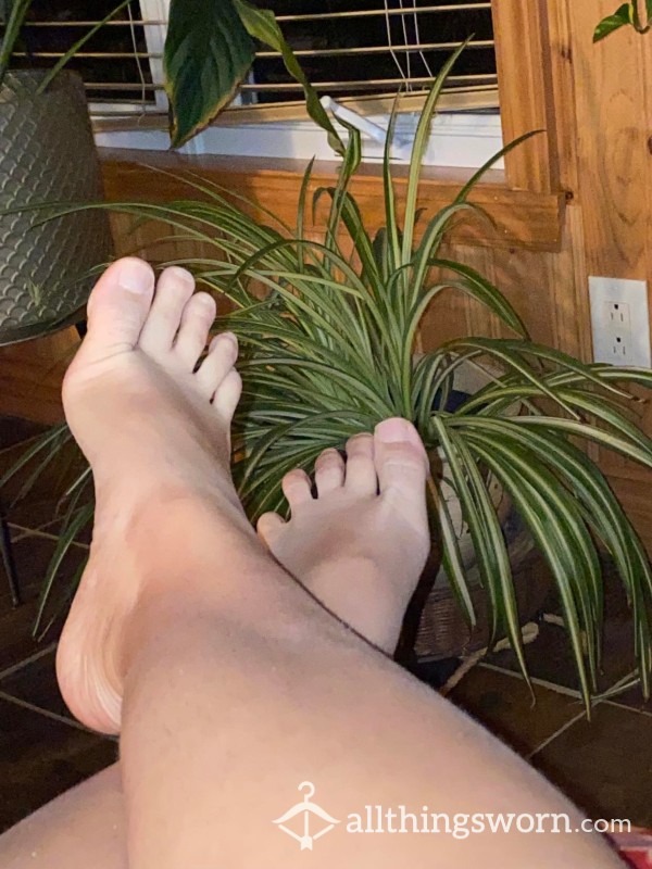 Wanna Spoil My Feet?🥰