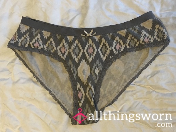 🚫SOLD🚫Well-loved Cotton Grey Patterned Panties With Bow 🎀