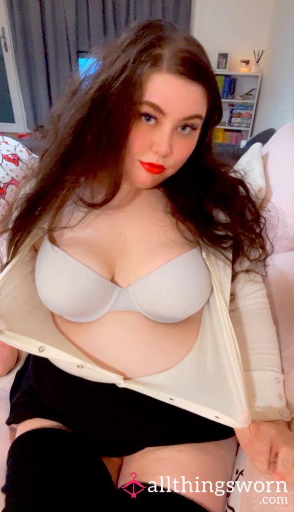 Bra White / Nude - Lightly Padded - Worn Everyday By UK BBW Goddess