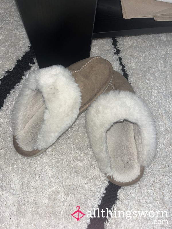 White Fizzy Slippers