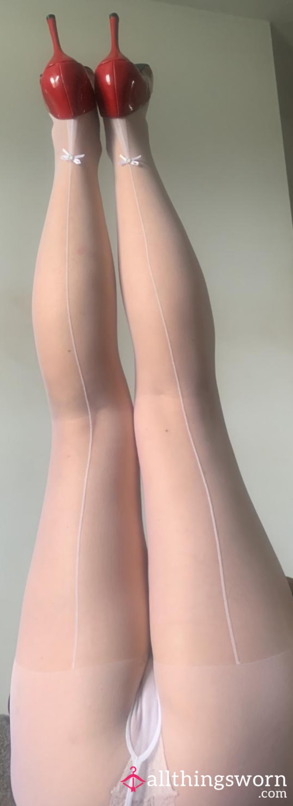 White Seamed Tights With Bows And Pearls 15 Denier