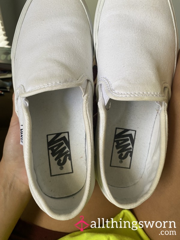 White Slip-On Vans 👅👣