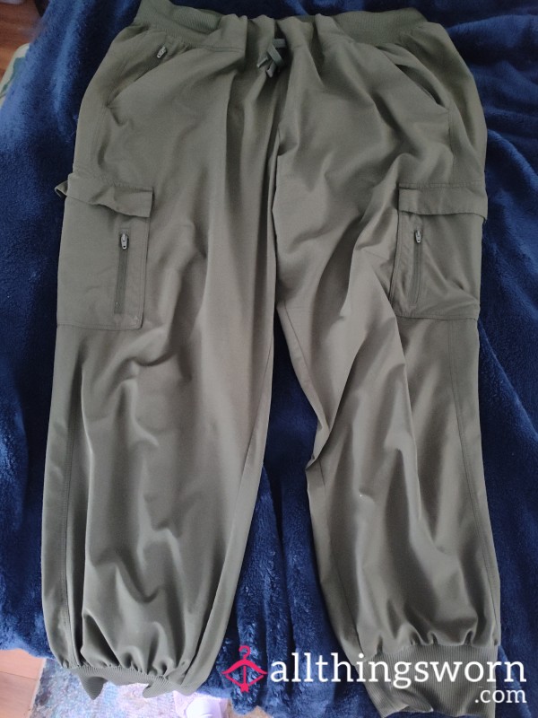 Worn Green Cargo Joggers | XL | Hole In Booty