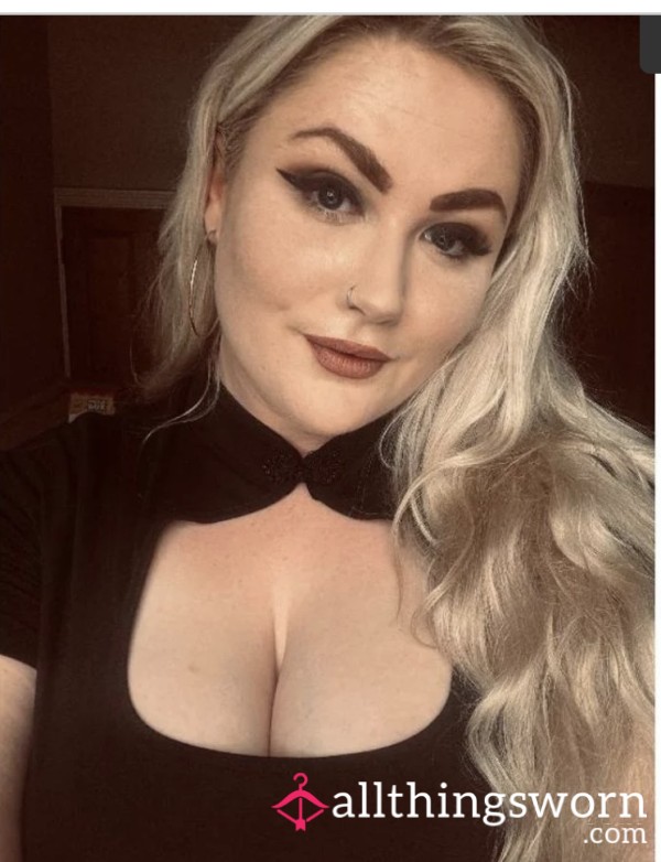 Curvy_Busty_Blondex